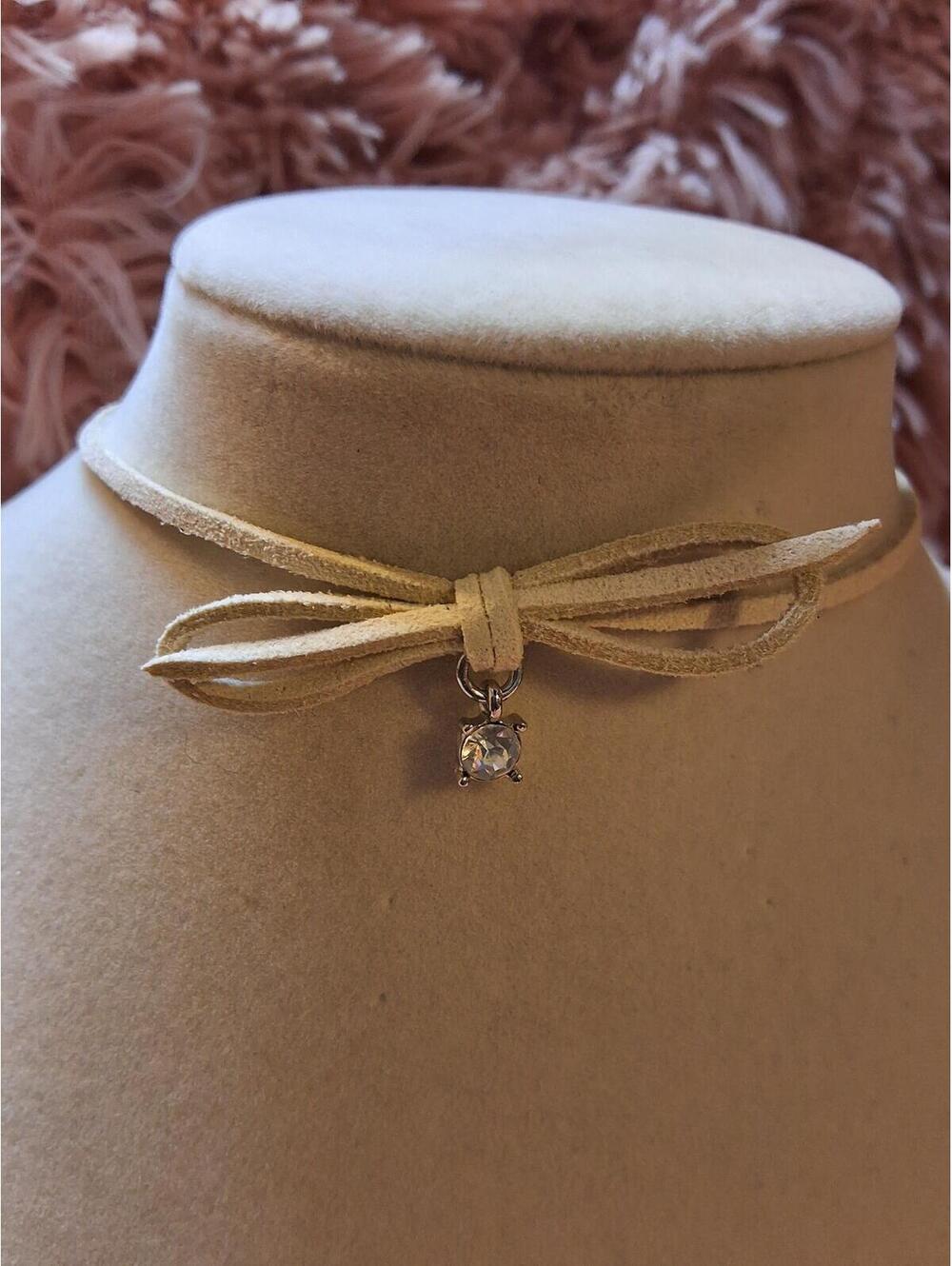 FAUX LEATHER LIGHT TAN CHOKER WITH DIAMOND